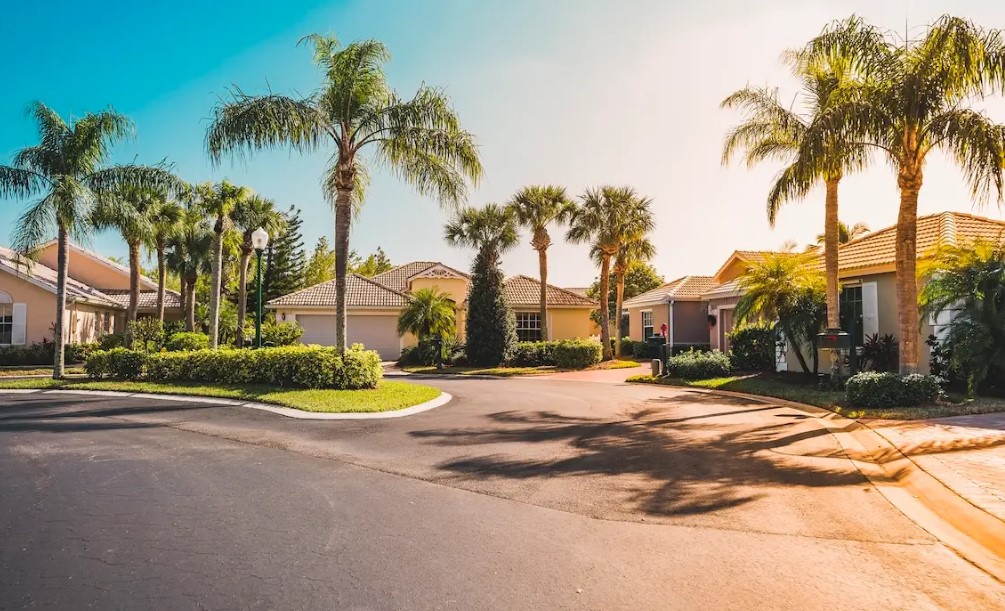 Detailed-Product-Examples-of-Cheap-Mobile-Homes-in-Palm-Beach-County