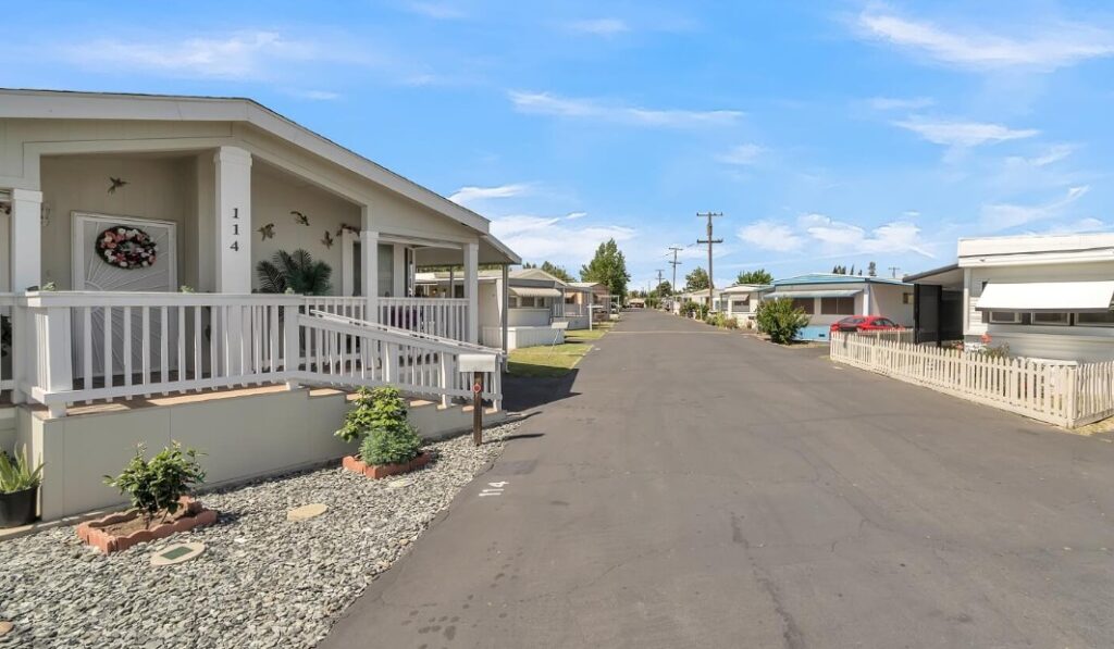 How-to-Buy-Affordable-Mobile-Homes-in-Palm-Beach-County
