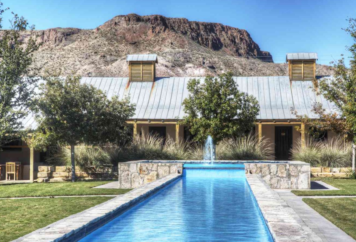 How-to-Choose-the-Right-Luxury-House-with-a-Pool-in-San-Antonio