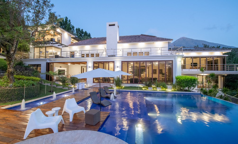 Pricing-Trends-in-the-Real-Estate-Market-of-Antigua.
