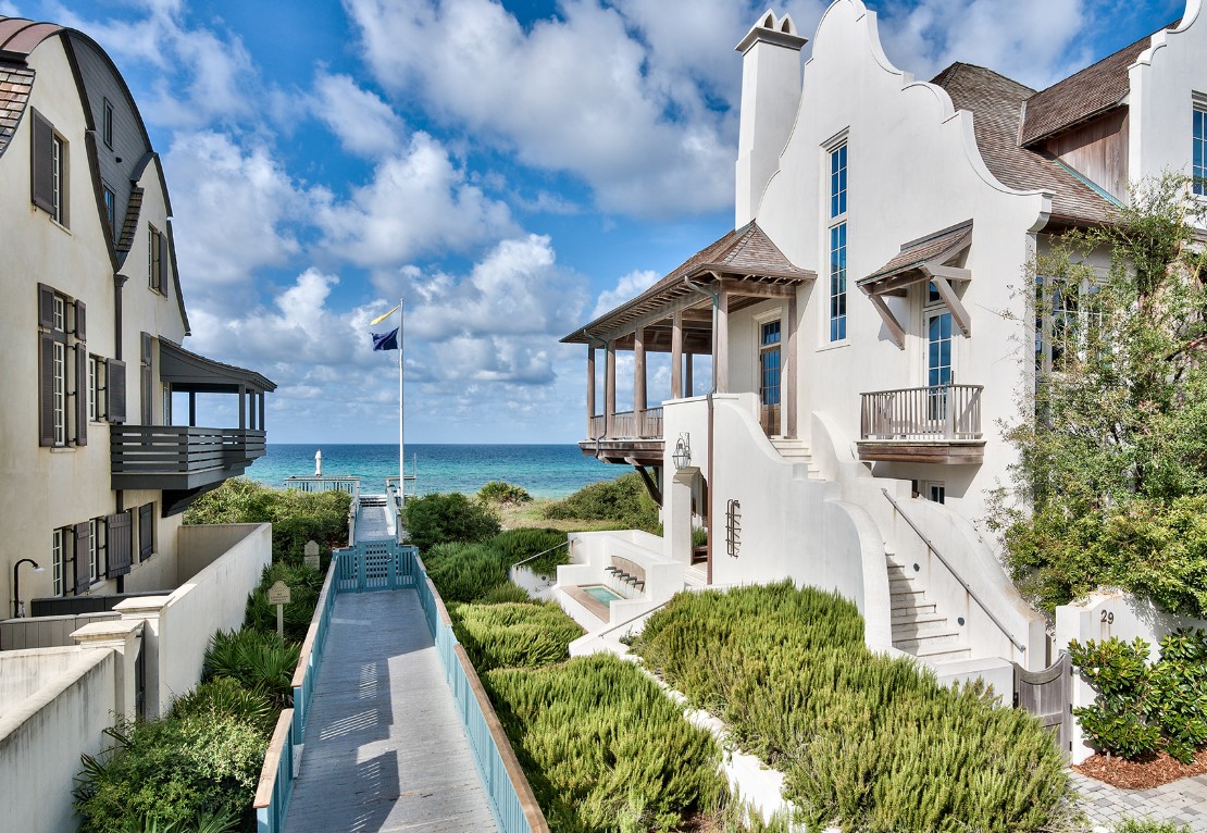 Small-Beach-Houses-for-Sale-in-Florida-Affordable-Beachfront-Living