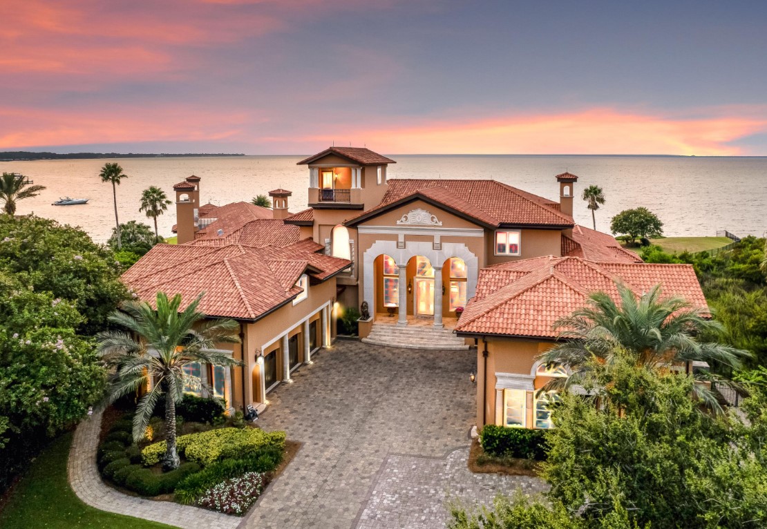 The-Best-Locations-for-Beach-Houses-in-Florida
